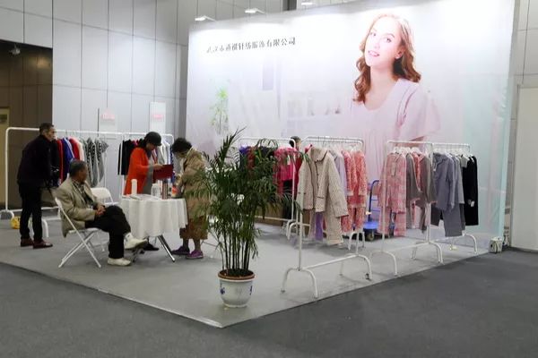 產(chǎn)業(yè)新機(jī)遇，時(shí)尚新未來——2019武漢國際紡織面料及輔料展覽會(huì)盛大開幕